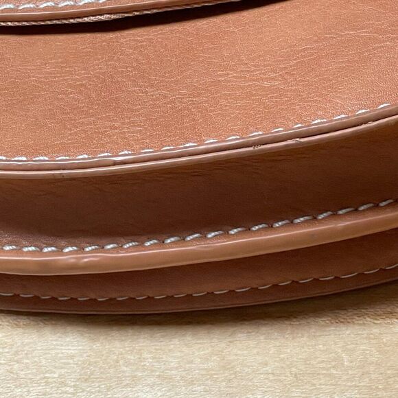 Universal Thread Brown Shoulder Bag EUC - Picture 4 of 10